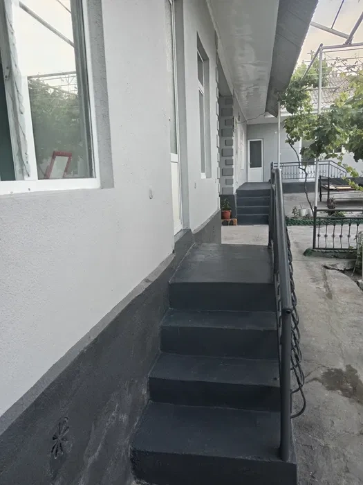 安集延(乌兹别克斯坦)带车位 8+1 住宅