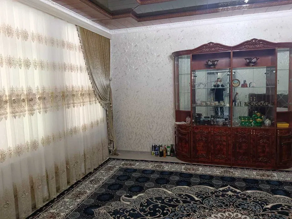 乌兹别克斯坦纳曼干 5+1 带花园住宅