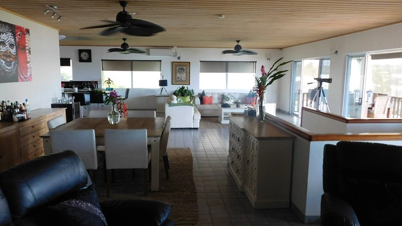 瓦努阿图维拉港带花园 4+1 住宅