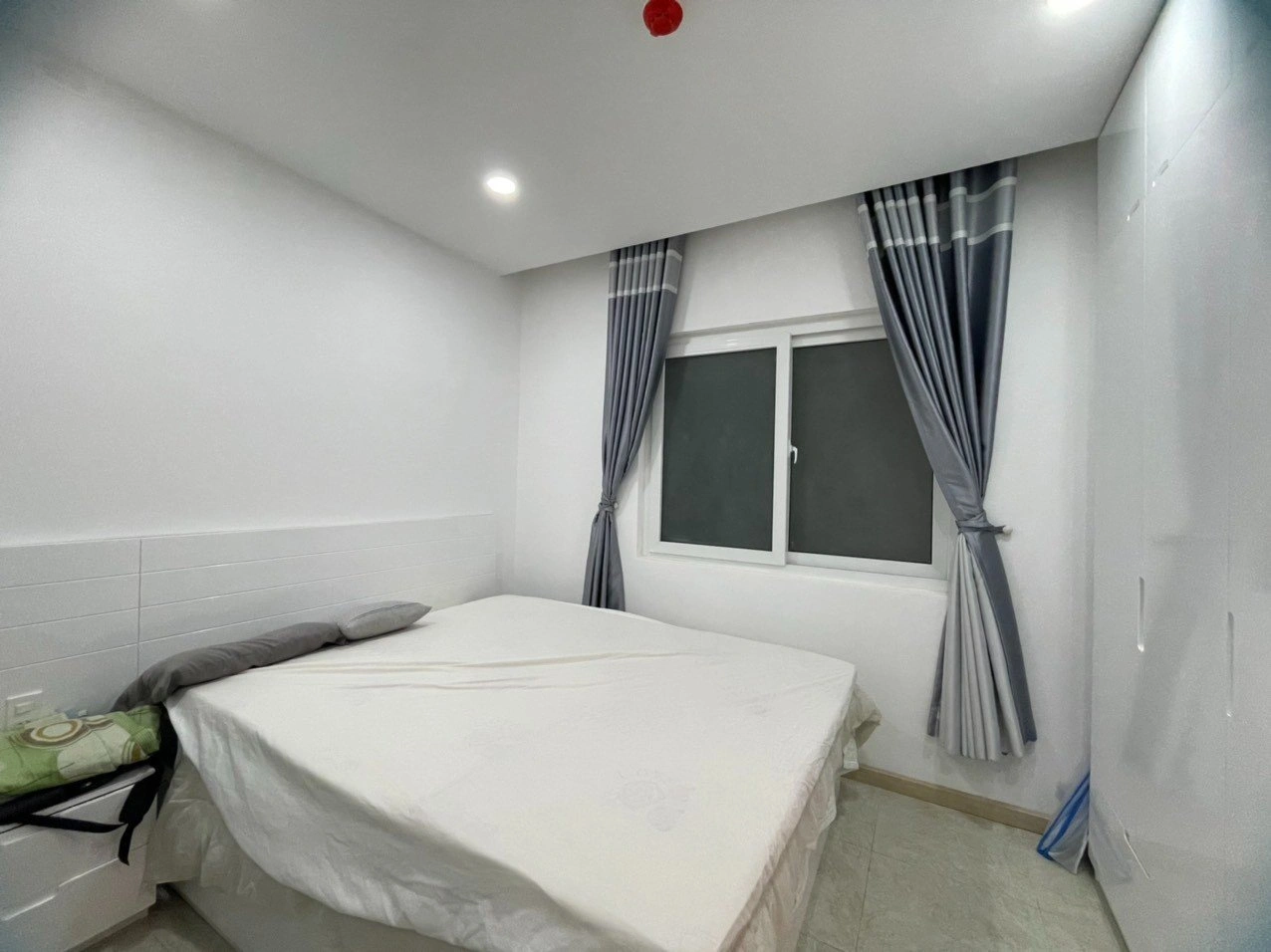 न्हा ट्रांग में 39वीं मंजिल पर प्रतिष्ठित इमारत में लक्ज़री 2+1 अपार्टमेंट