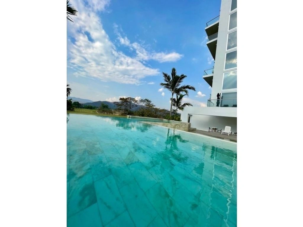 委内瑞拉瓦伦西亚市带露台的4+1顶楼复式