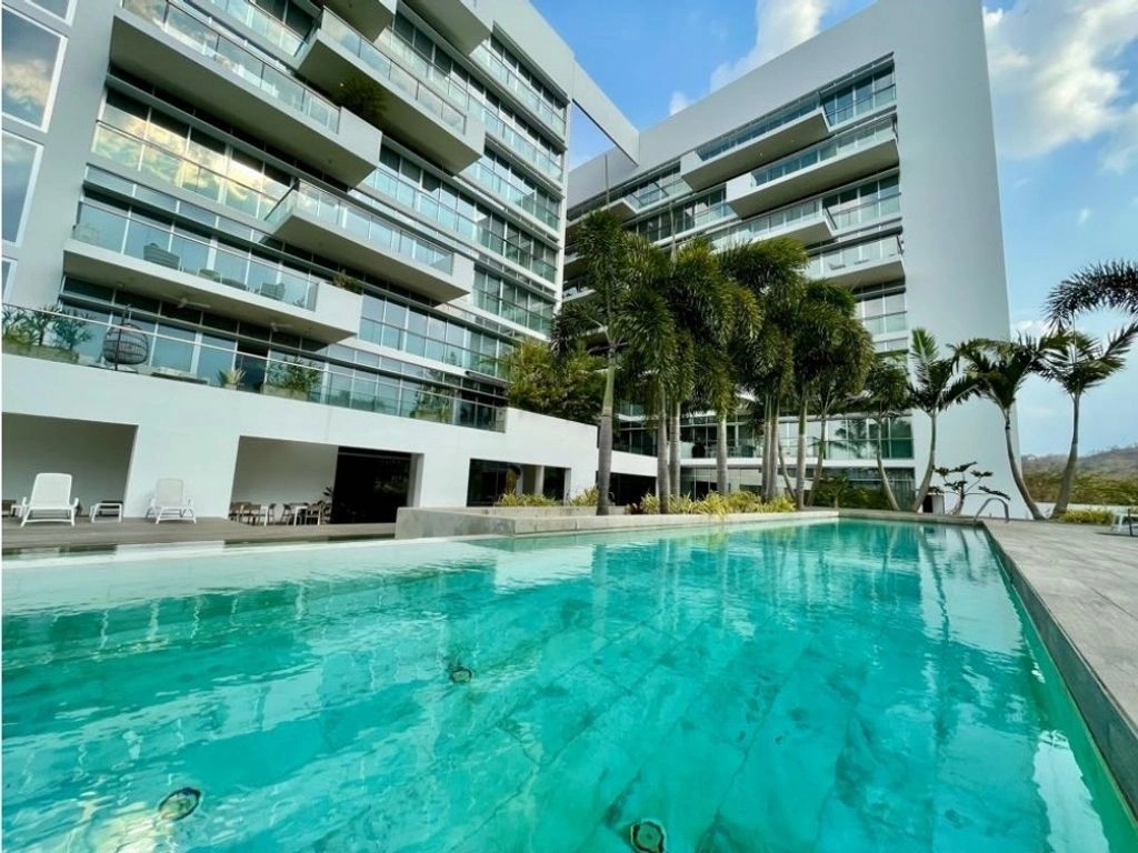 委内瑞拉瓦伦西亚市带露台的4+1顶楼复式