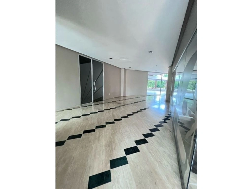 委内瑞拉瓦伦西亚市全景顶层公寓,面积 680 m2