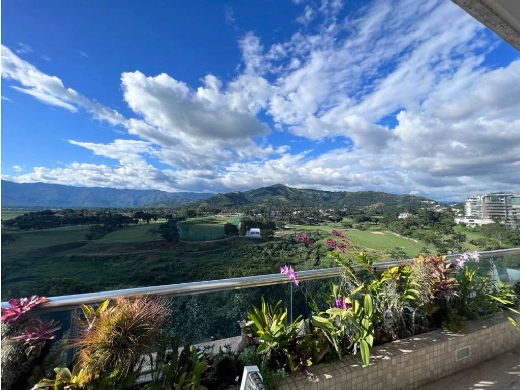 委内瑞拉瓦伦西亚市全景顶层公寓,面积 680 m2