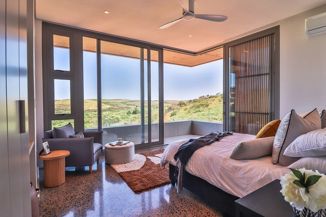 House 4+1 with elevator in Durban, South Africa