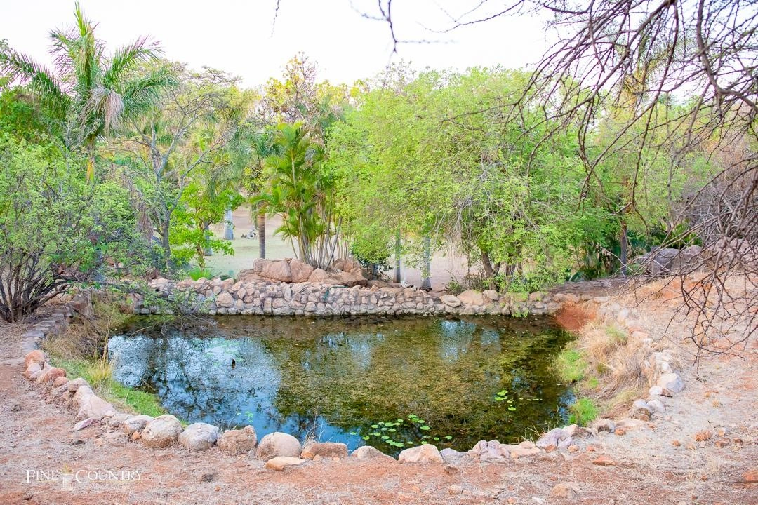 哈拉雷,津巴布韦 720 m2 带花园的房屋