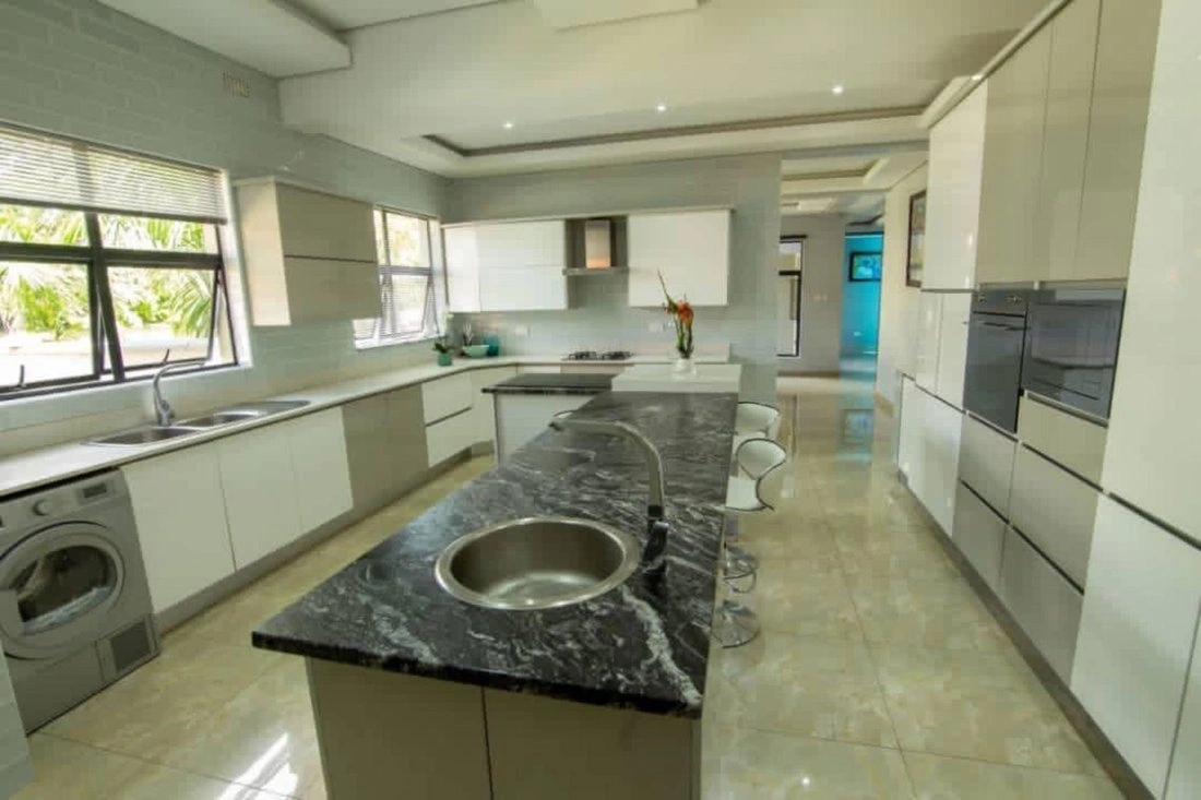 哈拉雷(津巴布韦)640 m² 带按摩浴缸的房屋