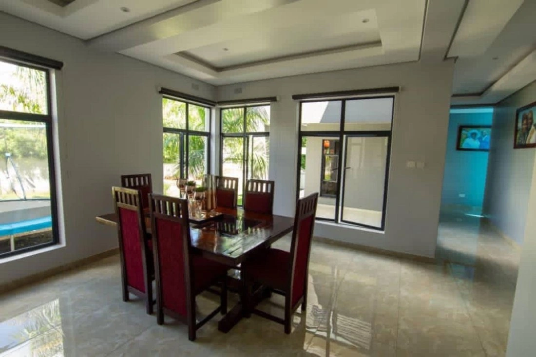 哈拉雷(津巴布韦)640 m² 带按摩浴缸的房屋