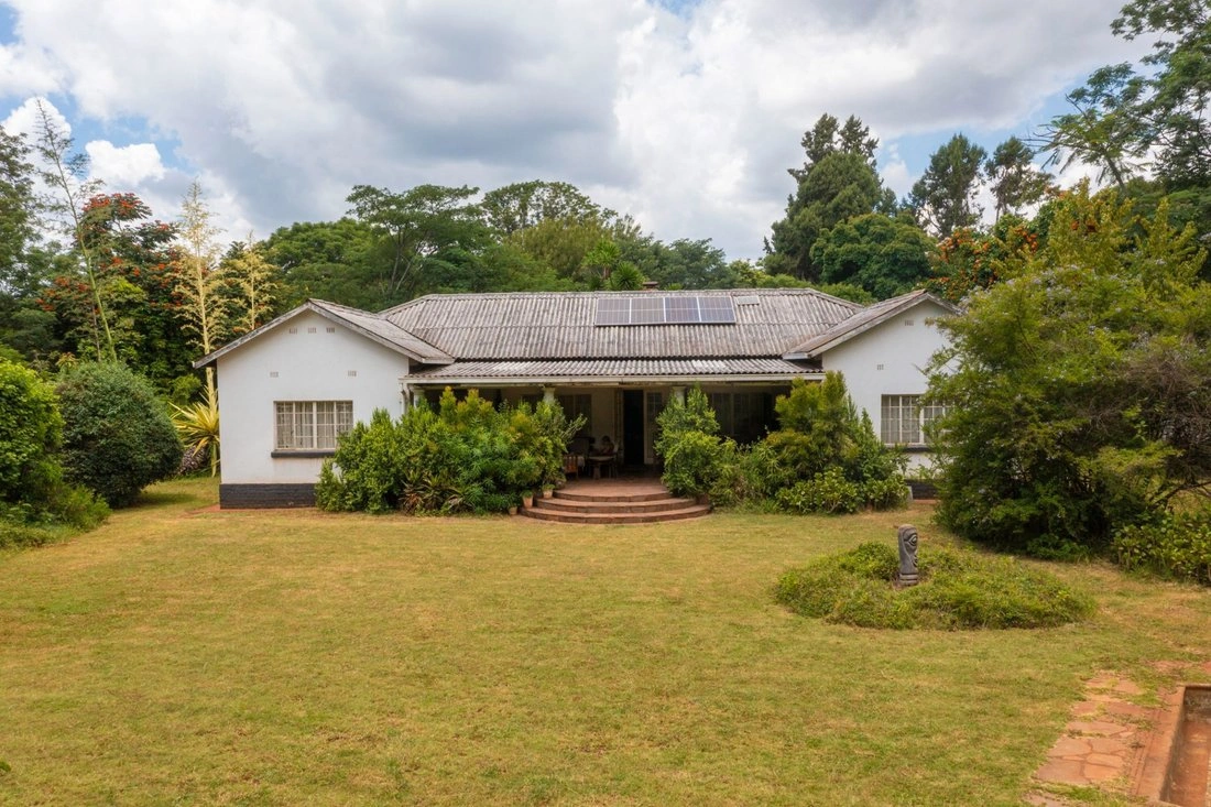 하라레(짐바브웨) 정원 포함 주택 230 m2