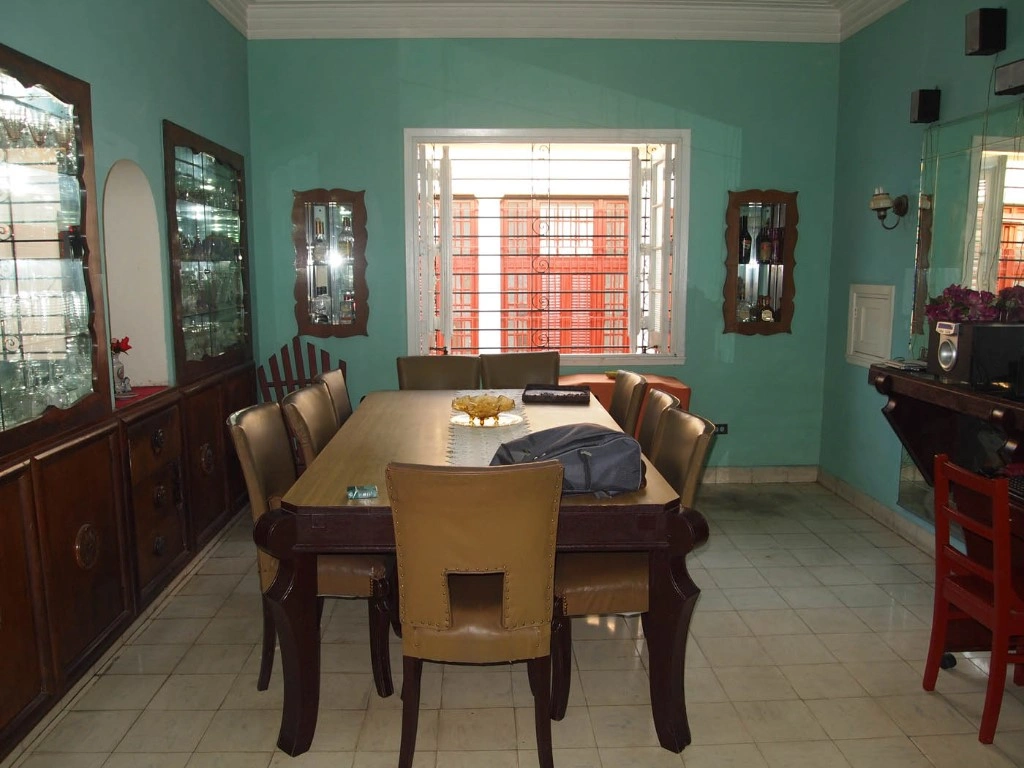 हवाना, क्यूबा में आरामदायक 12+1 घर