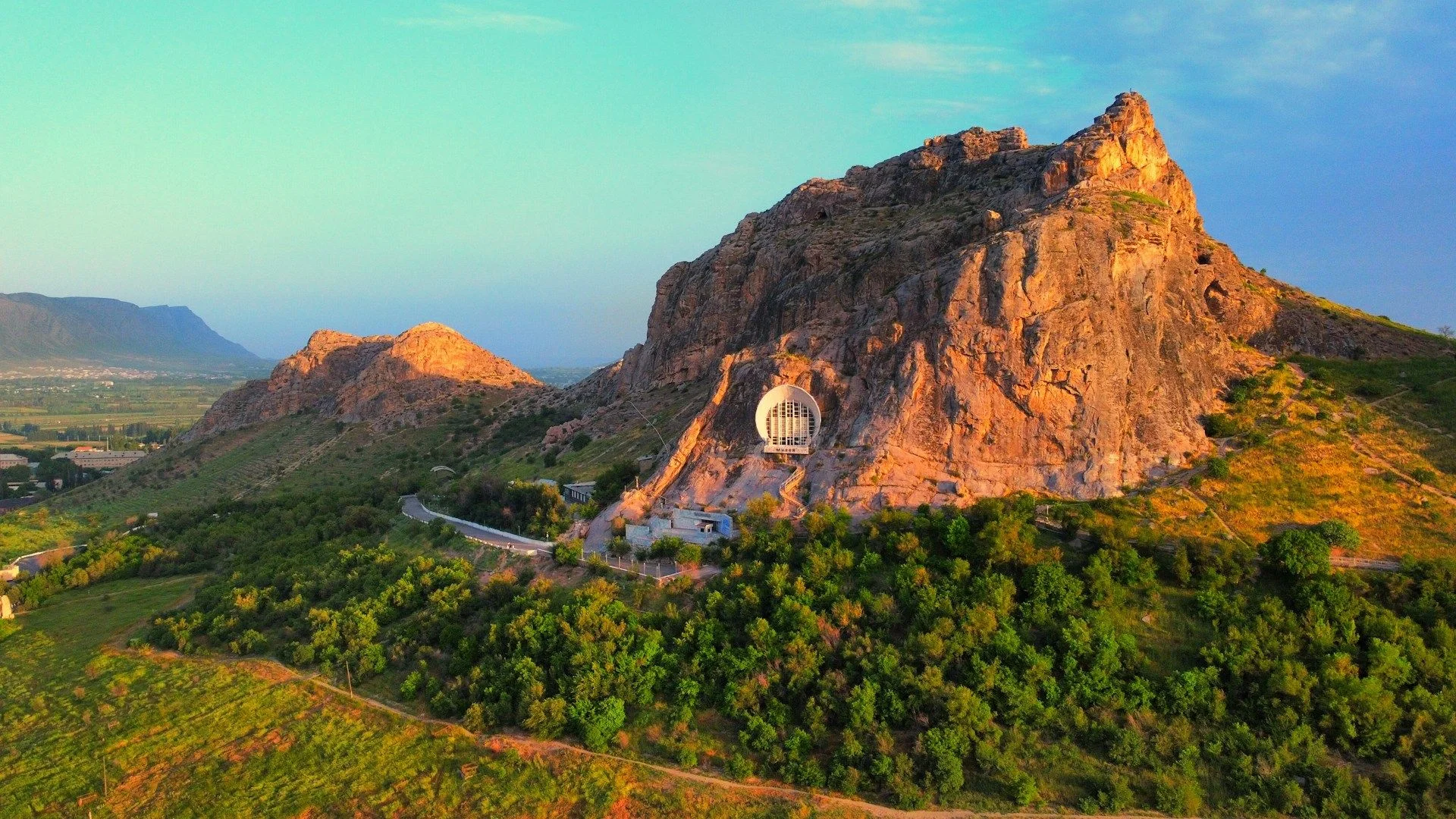 شراء العقارات في أوش – حلول الدخل من استثمار العقارات | فيليس كلوب الدولية