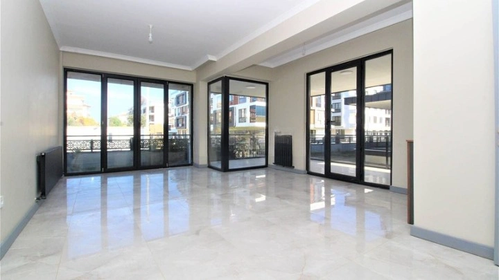 منزل فسيح مكون من 4 غرف نوم في يالوفا، تركيا