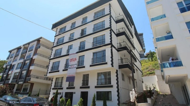 अंकारा, तुर्की में नवीनीकृत 3-बेडरूम अपार्टमेंट