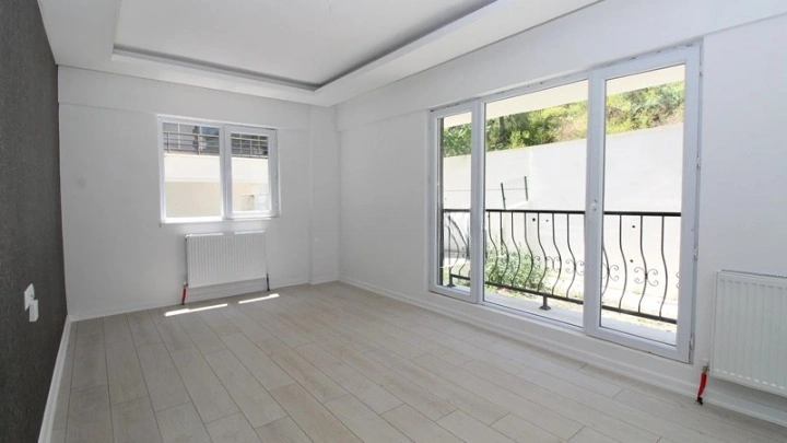 अंकारा, तुर्की में नवीनीकृत 3-बेडरूम अपार्टमेंट