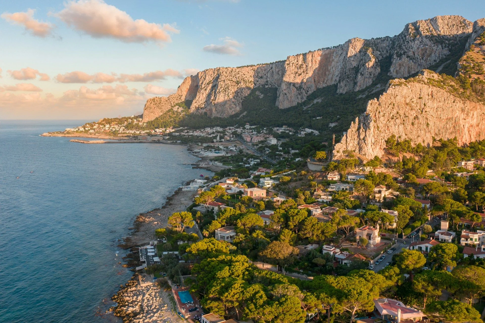 Best international money transfer for business to Palermo, Italy | VelesClub Int.