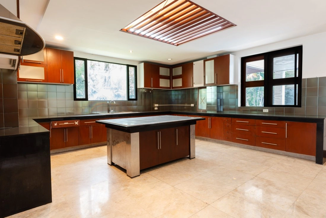 Семейный дом 5+1 в Мака́ти, Филиппины