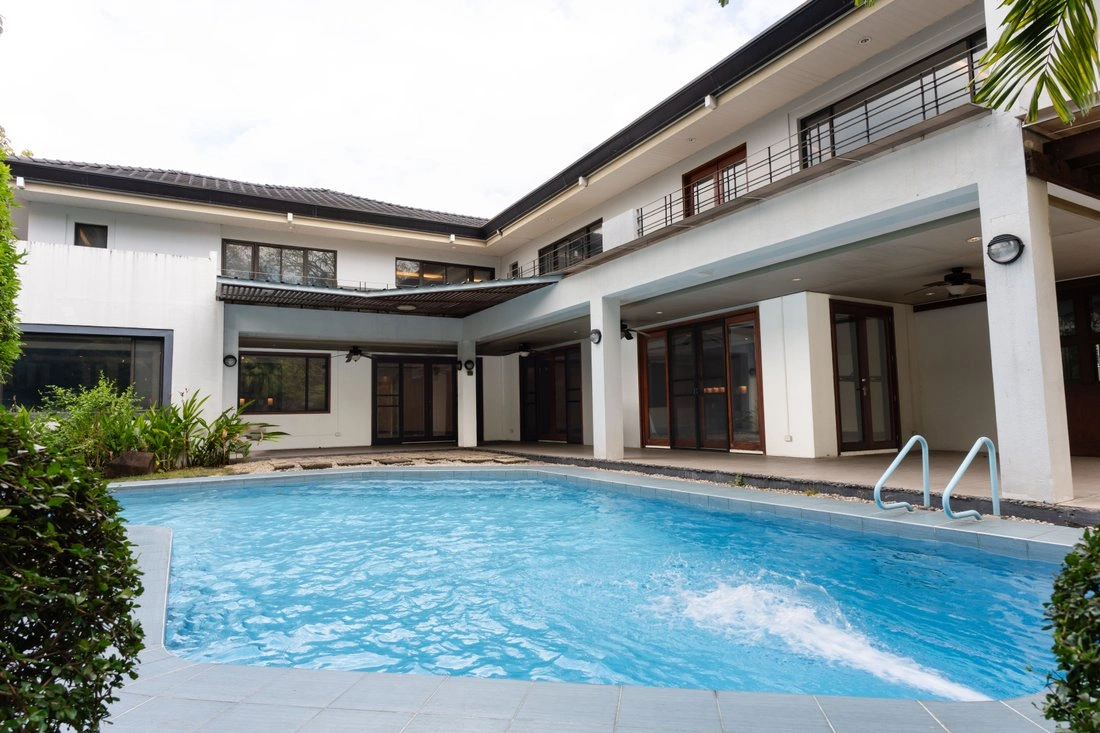 Семейный дом 5+1 в Мака́ти, Филиппины