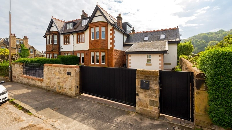 منزل فاخر مرموق بمساحة 419 م² في إدنبرة، اسكتلندا