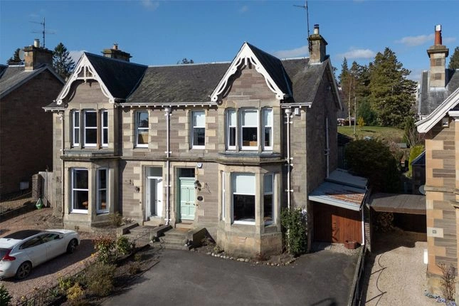 धूप से भरा 5+1 घर — पर्थ, स्कॉटलैंड