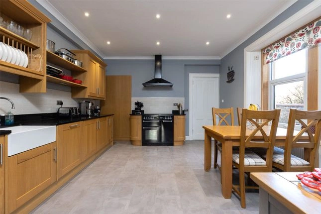 धूप से भरा 5+1 घर — पर्थ, स्कॉटलैंड