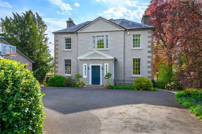 스코틀랜드 퍼스의 넓은 주택 386 m2