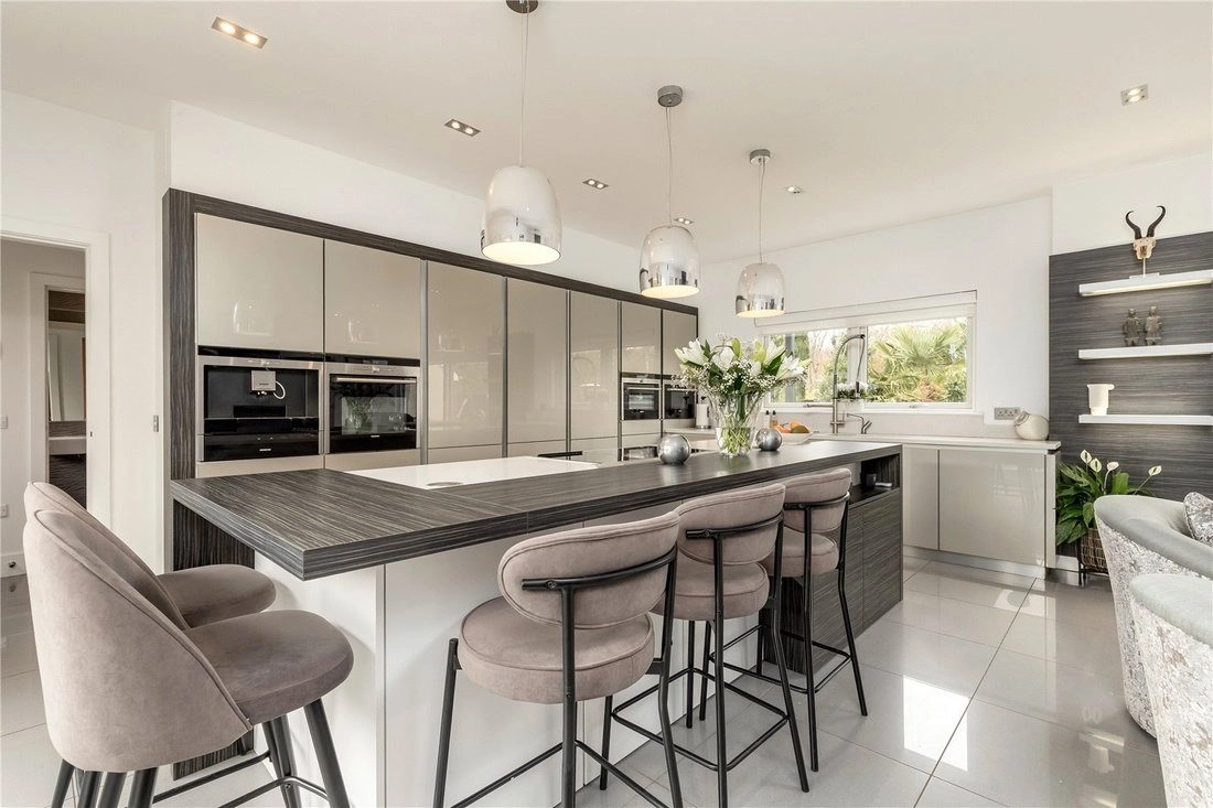 एडिनबरा, यूनाइटेड किंगडम में फायरप्लेस सहित 410 m2 का घर