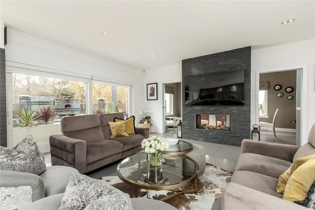 एडिनबरा, यूनाइटेड किंगडम में फायरप्लेस सहित 410 m2 का घर