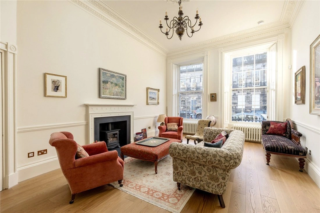 英国爱丁堡 245 m2 挑高复式住宅