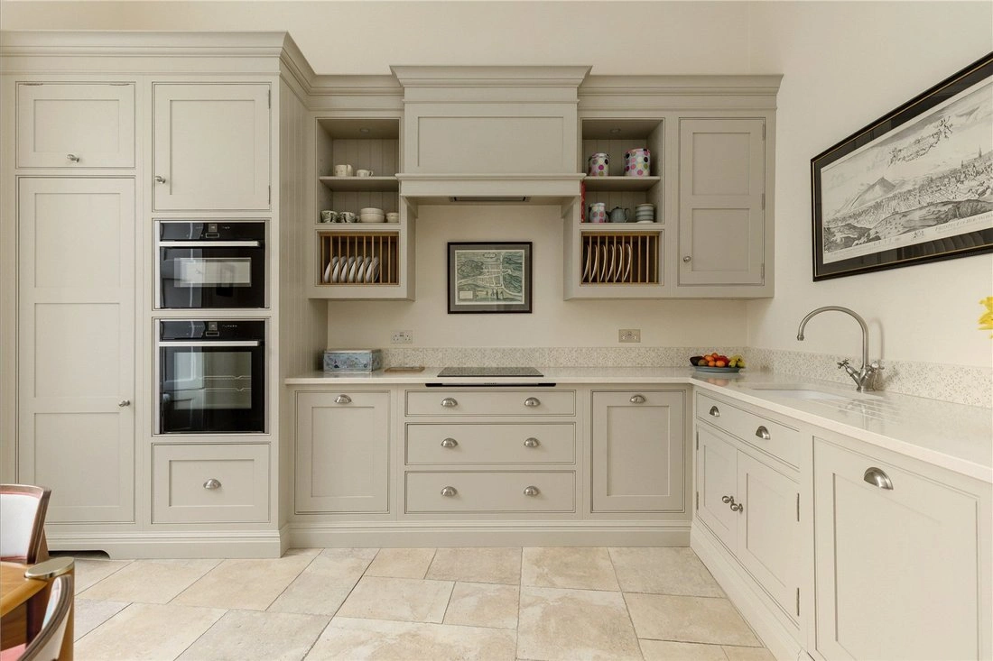 英国爱丁堡 245 m2 挑高复式住宅