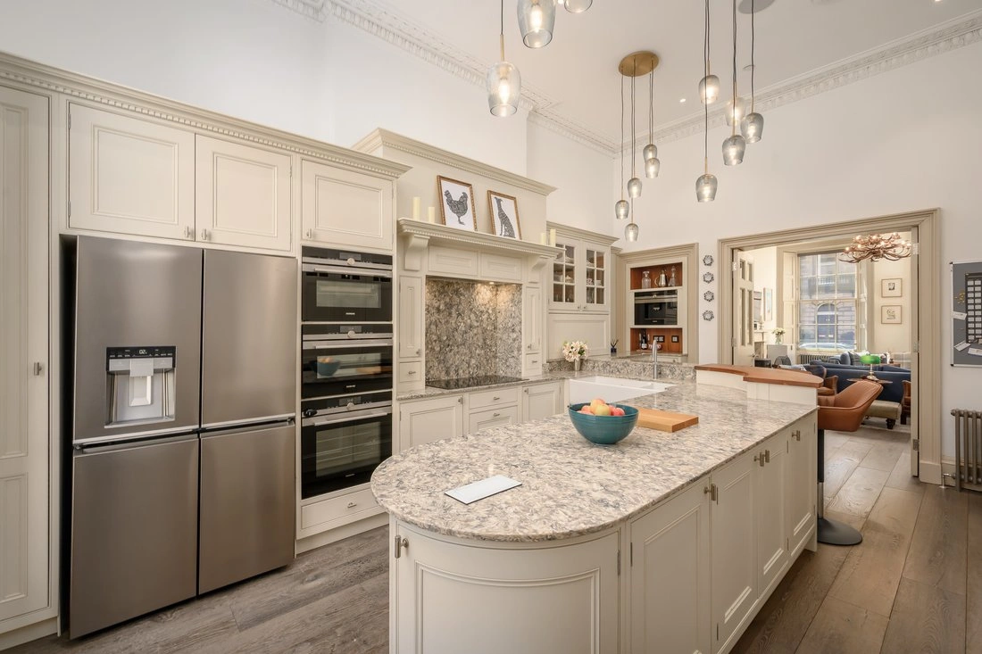 联排别墅 400 m2,带停车位,位于英国爱丁堡