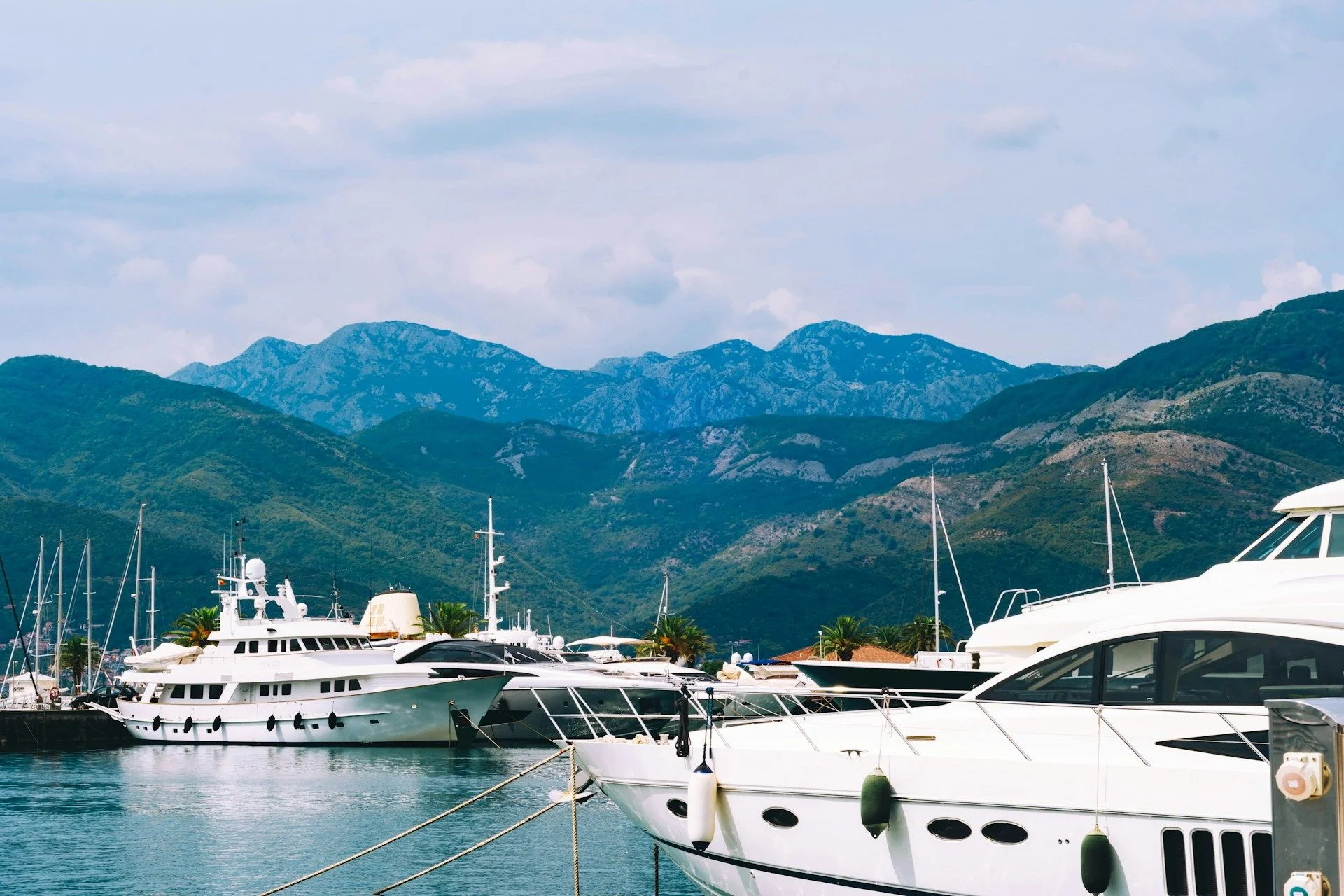 Imóveis Secundários em Tivat – Listagens de Propriedades Selecionadas | VelesClub Int.