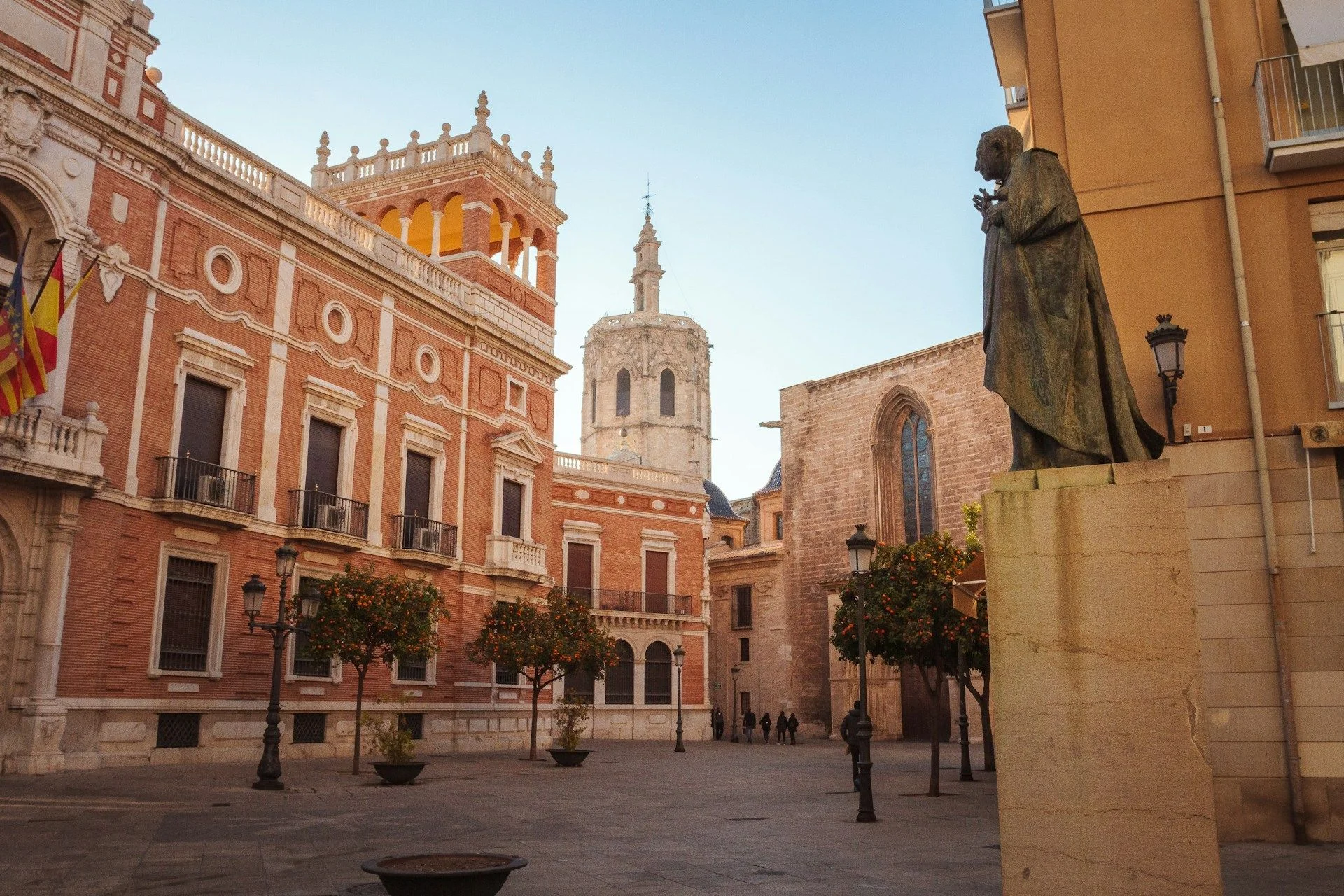 Best international money transfer for business to Valencia | VelesClub Int.