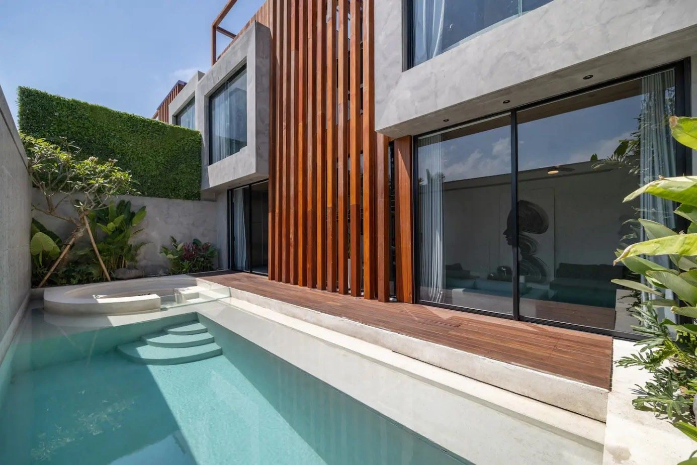 Spacious villa 193 m2 near Batu Bolong beach, Canggu