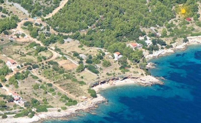 Parcela agrícola en primera línea de la isla de Hvar, Croacia
