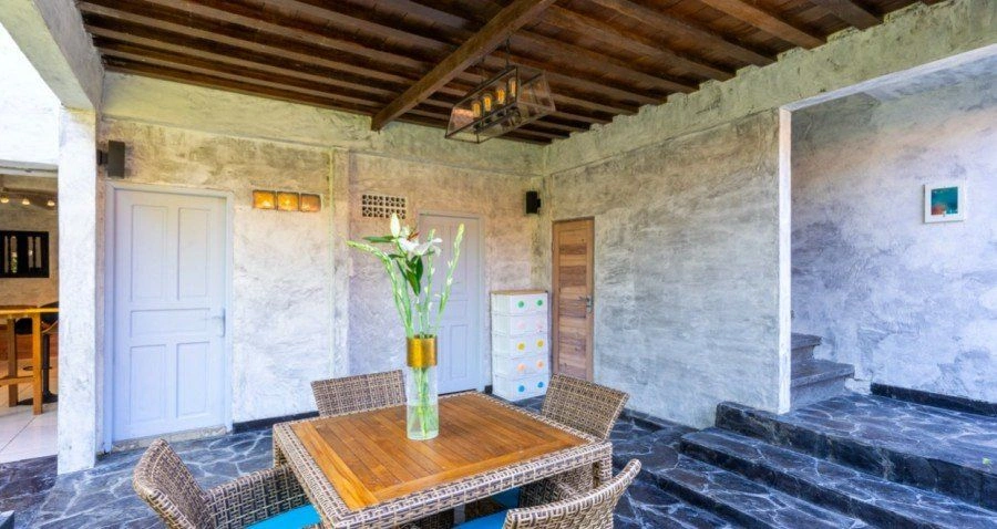 6 bedroom villa with garage in Nusa Dua