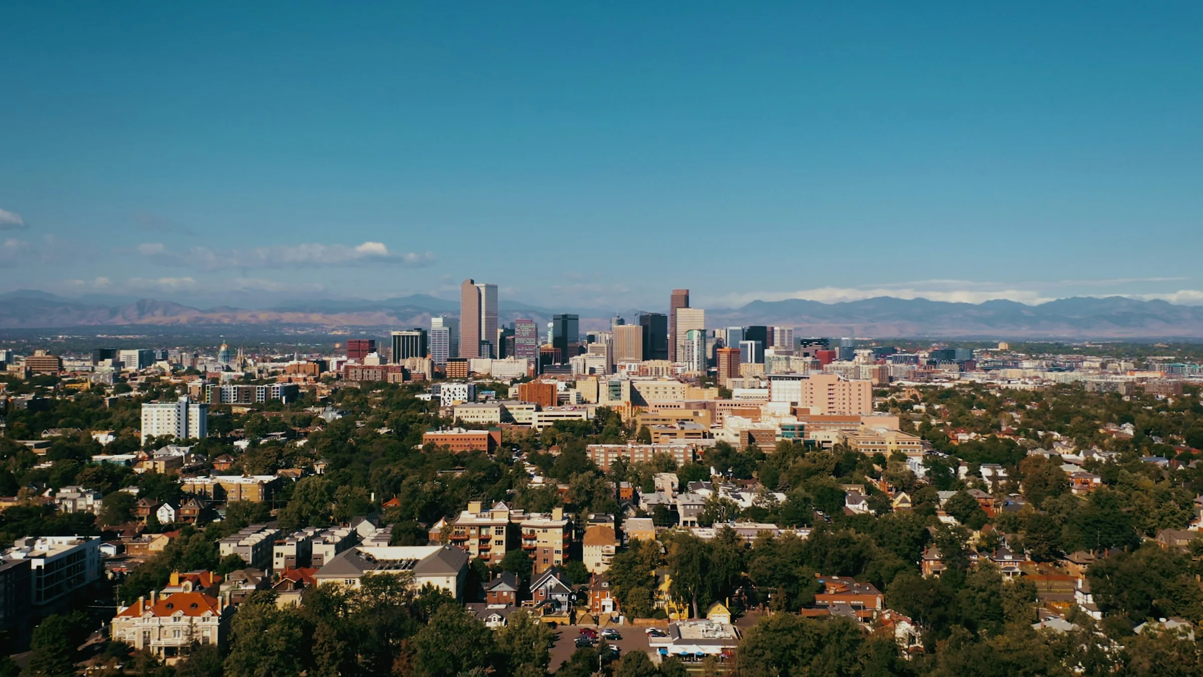 Auslandszahlungen nach Denver – schnelle Überweisung mit Sendungsverfolgung | VelesClub Int.