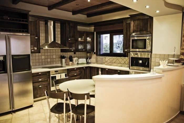 Mirabello Bay के शानदार नज़ारों वाला 3+1 विला