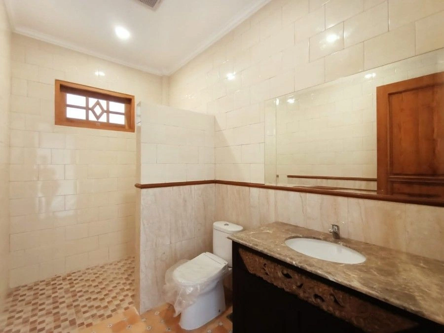 पैनोरमिक नज़ारे वाला विशाल विला