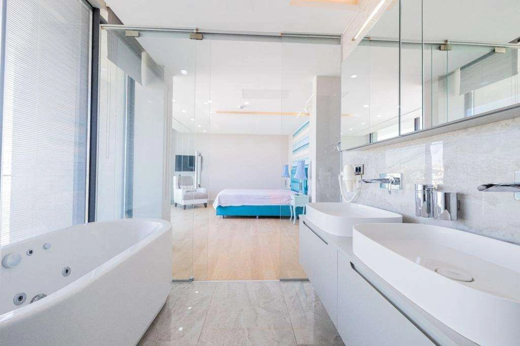 فيلا فاخرة بمساحة 230 م2 مع مسبح