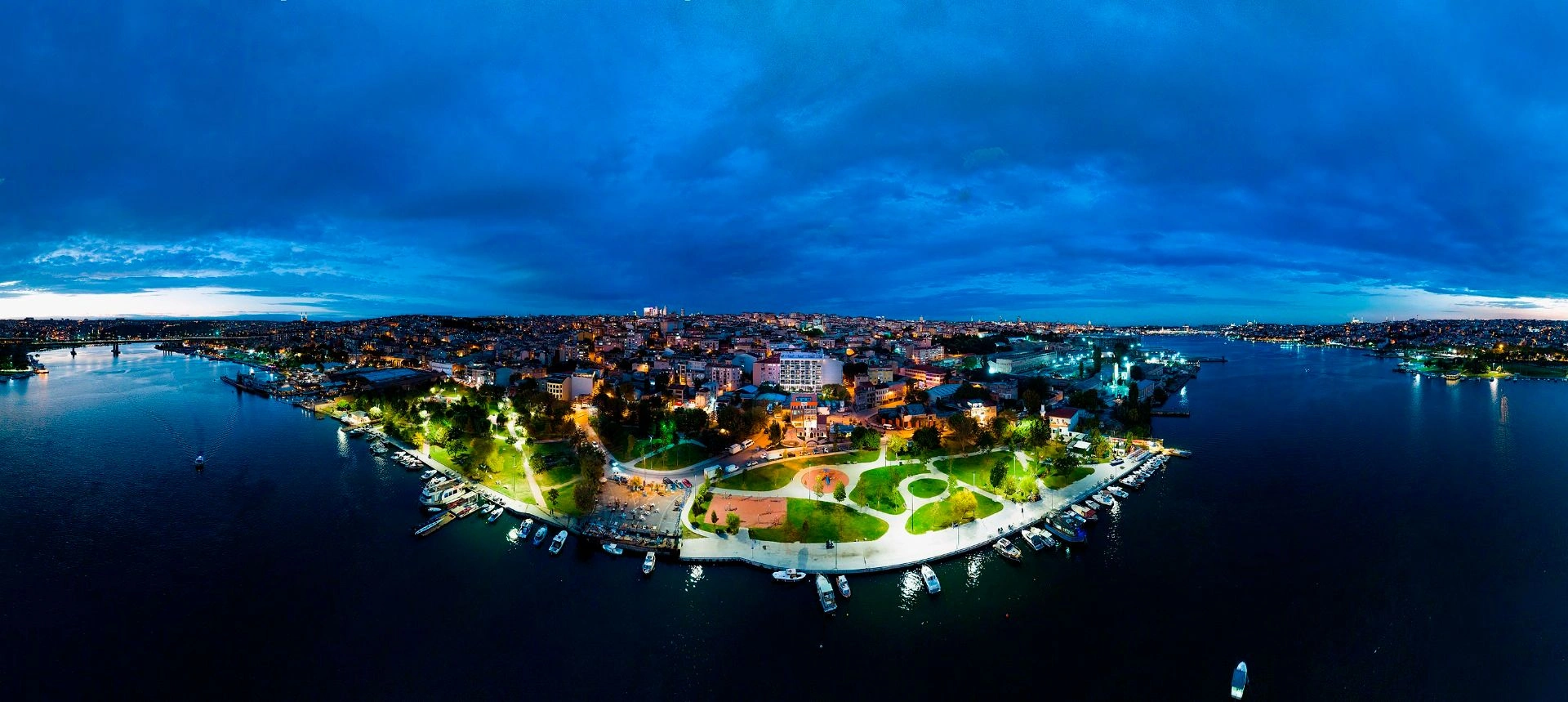 Complex with stunning views of Istanbul