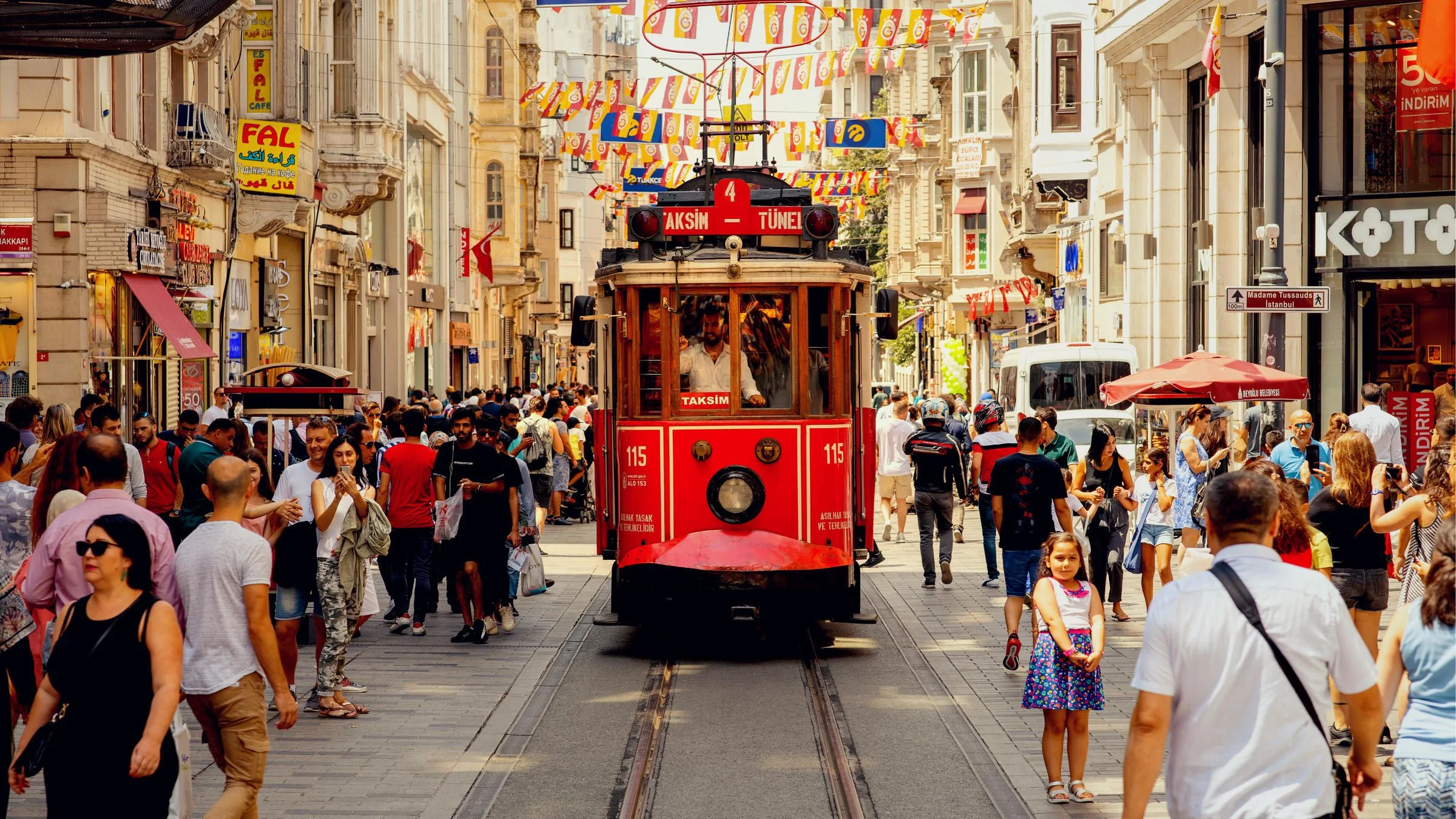 Verbot des öffentlichen Alkoholconsums in Istanbul durchgesetzt