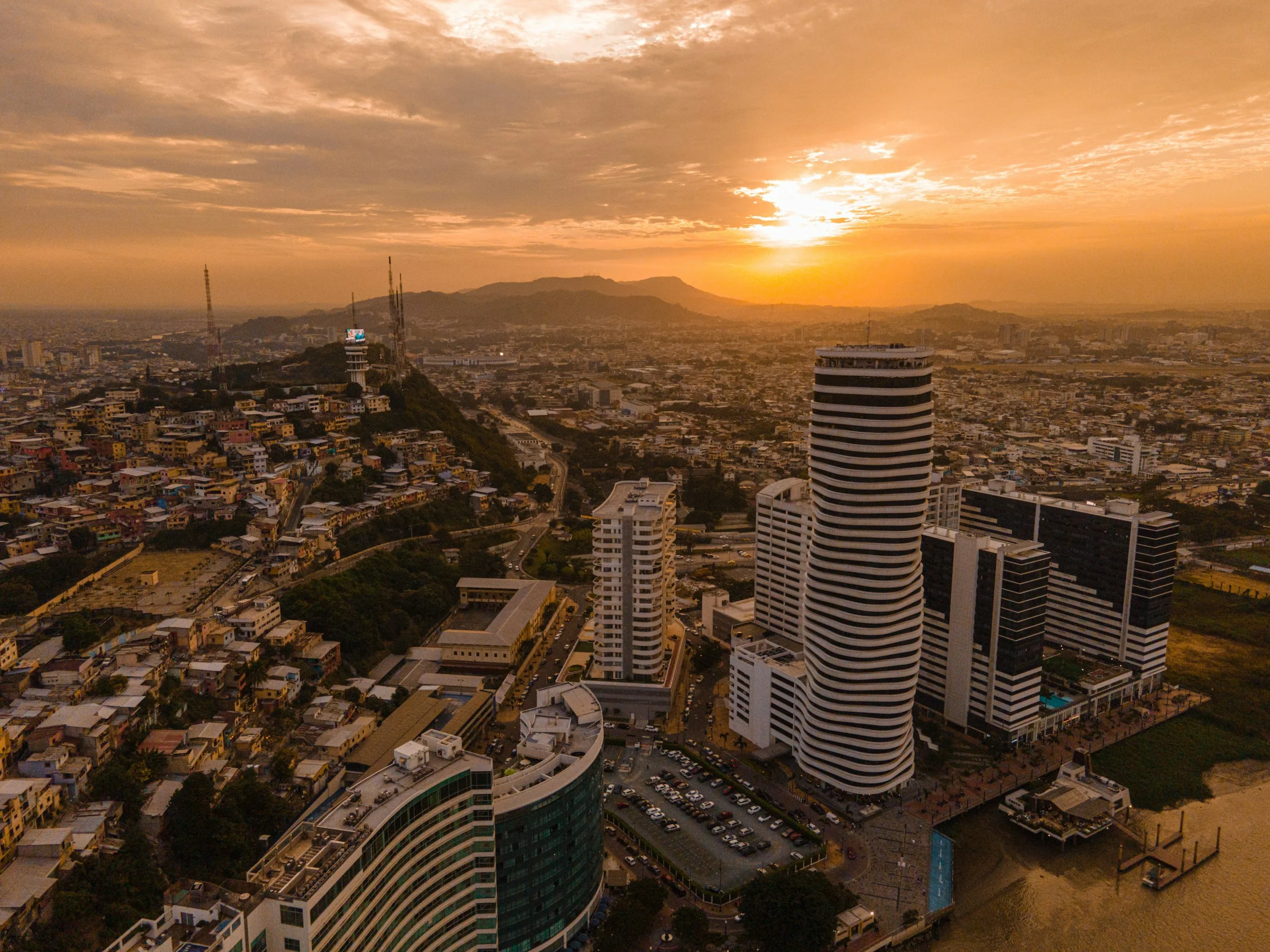 Enviar carga a Guayaquil - desde cualquier lugar del mundo | VelesClub Int.