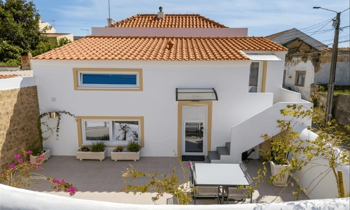 Beautiful renovated house on the Silver Coast of Portugal