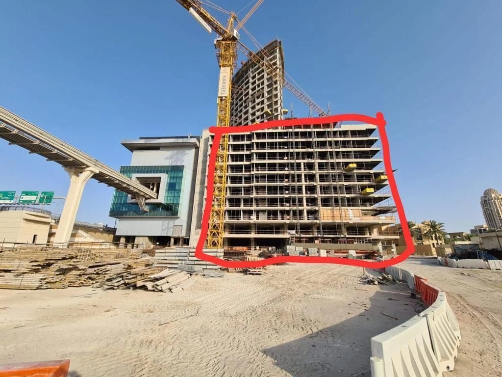 Luxurious residential complex on an artificial island with access to the Dubai beach