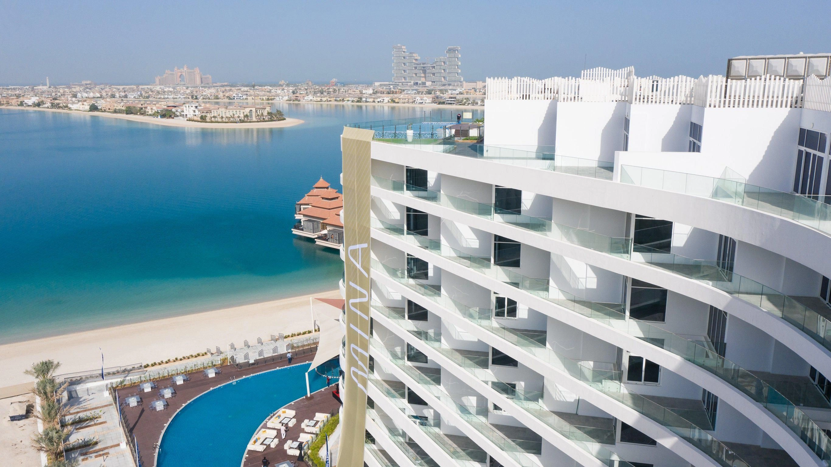 Luxury residential complex on the seafront in a prestigious area of Dubai