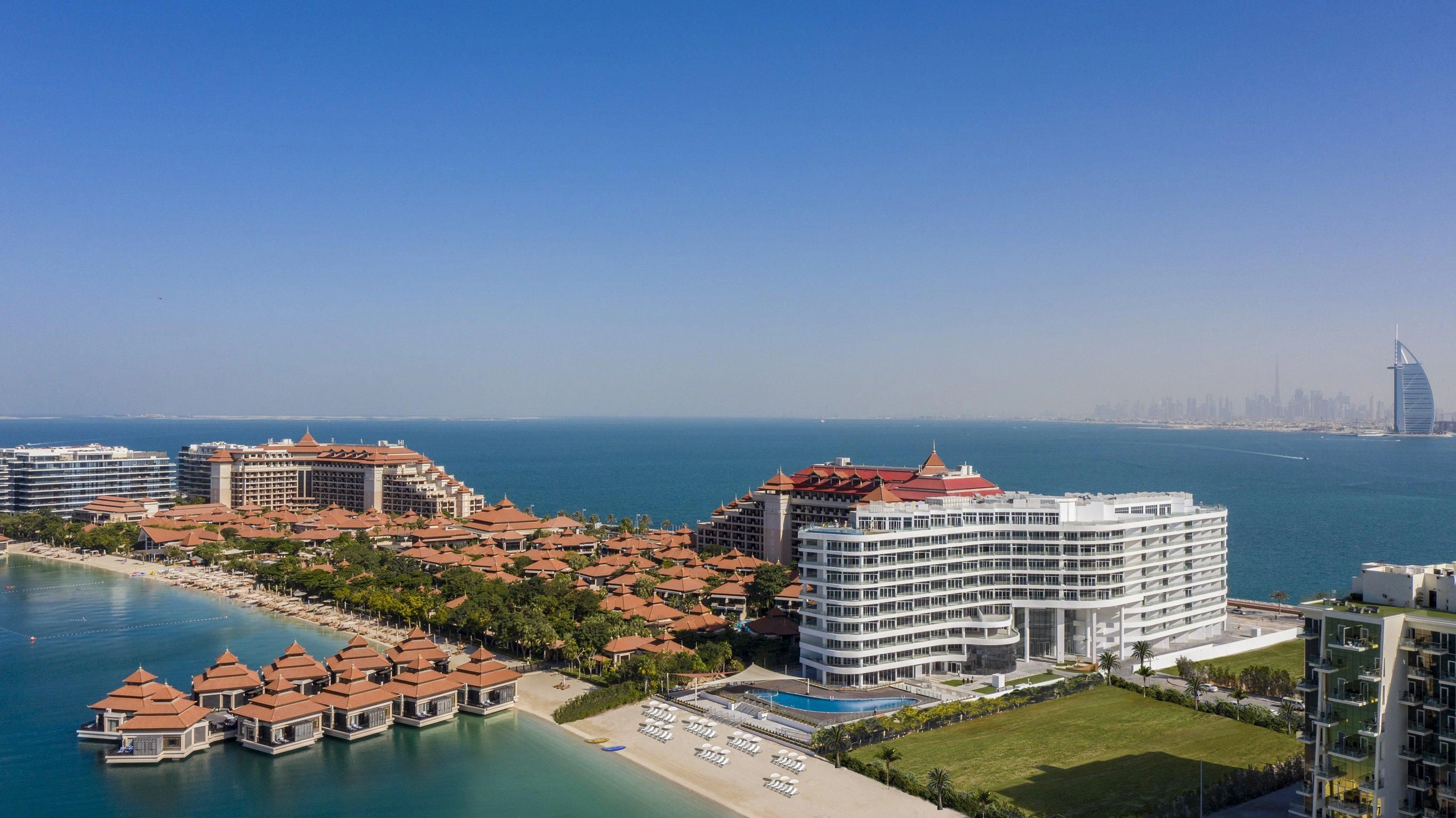 Luxury residential complex on the seafront in a prestigious area of Dubai