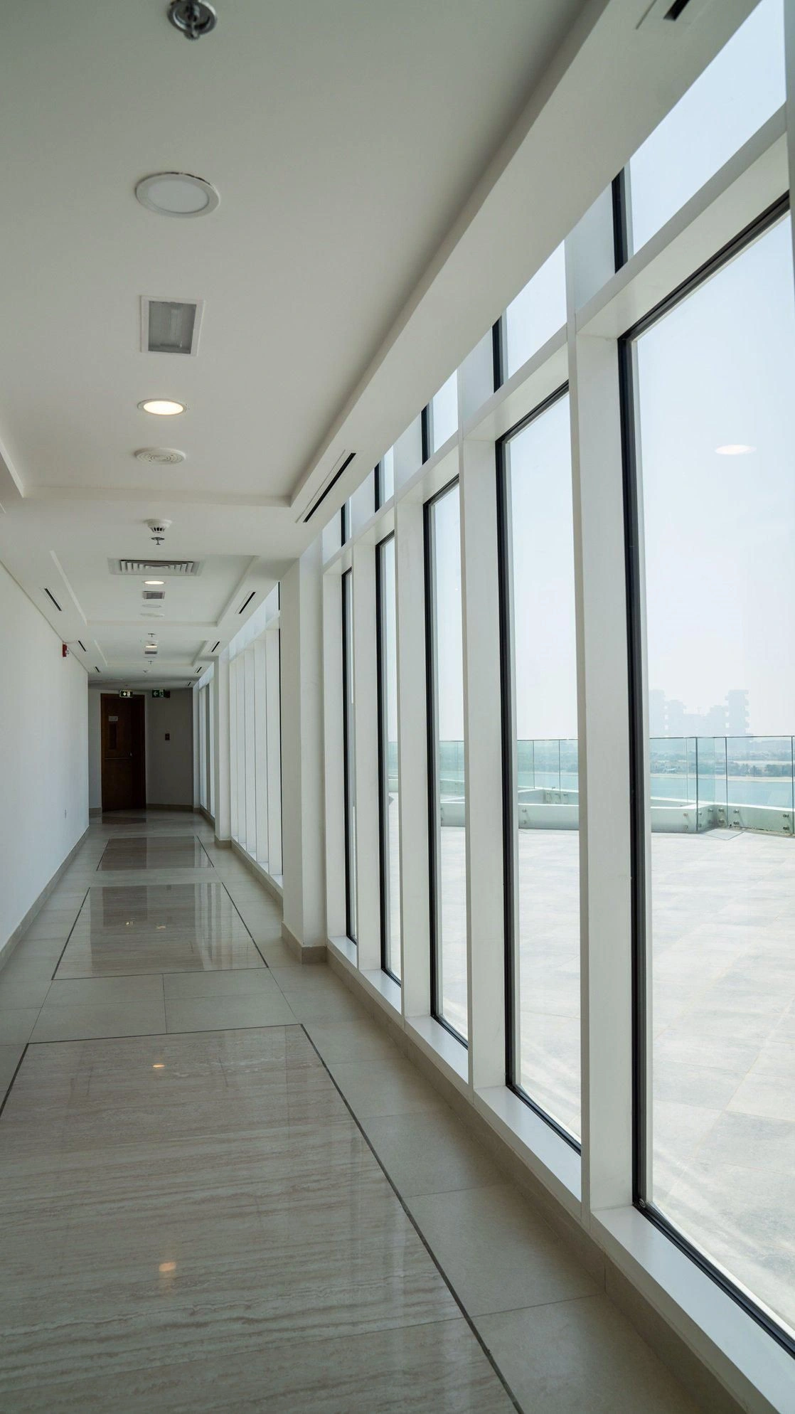 Luxury residential complex on the seafront in a prestigious area of Dubai