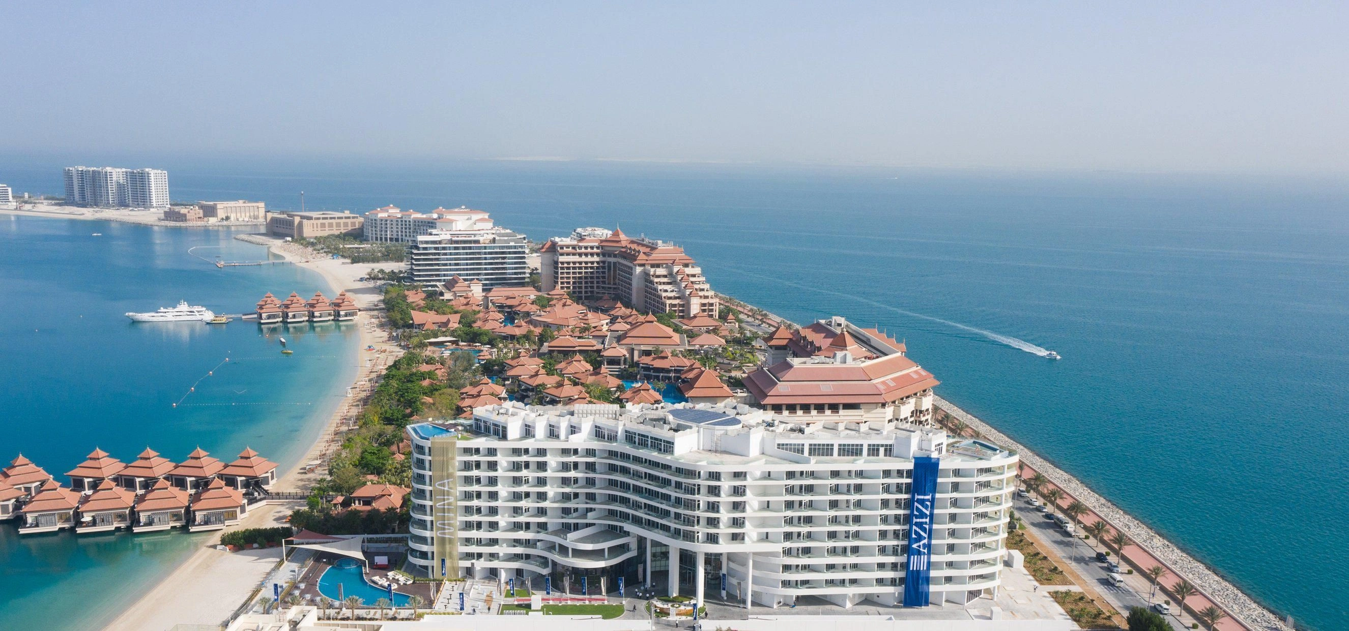 Luxury residential complex on the seafront in a prestigious area of Dubai