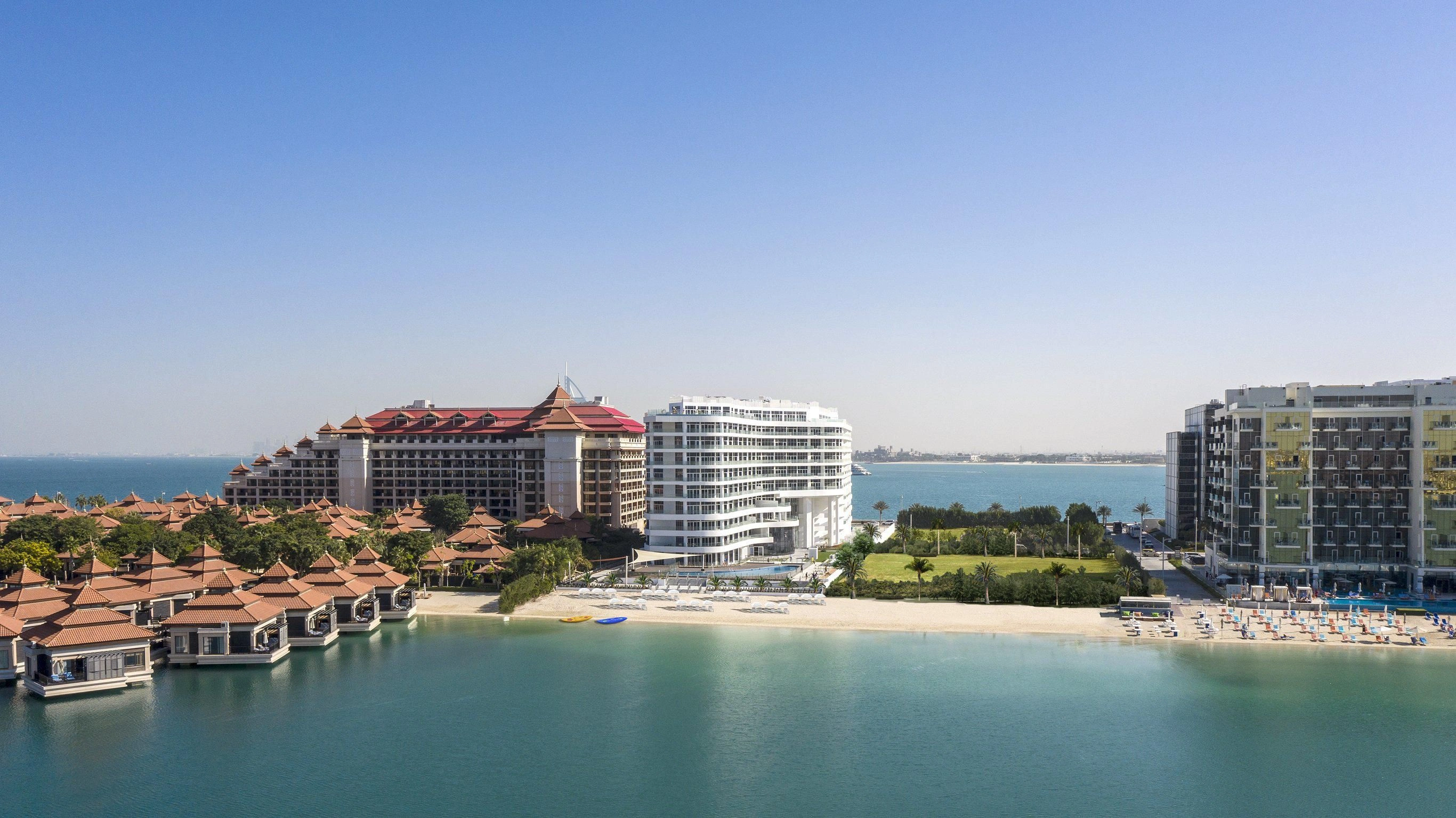 Luxury residential complex on the seafront in a prestigious area of Dubai