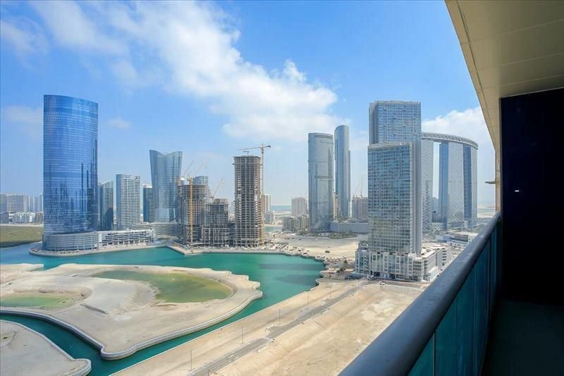 مجمع سكني حديث بالقرب من مركز أبوظبي